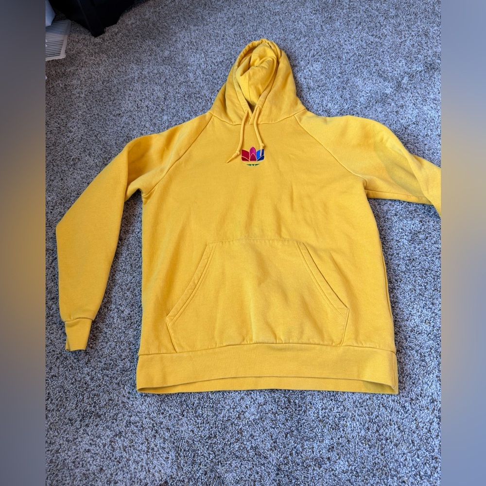 Men’s Adidas Yellow Trefoil Graphic Sweatshirt - Size Medium